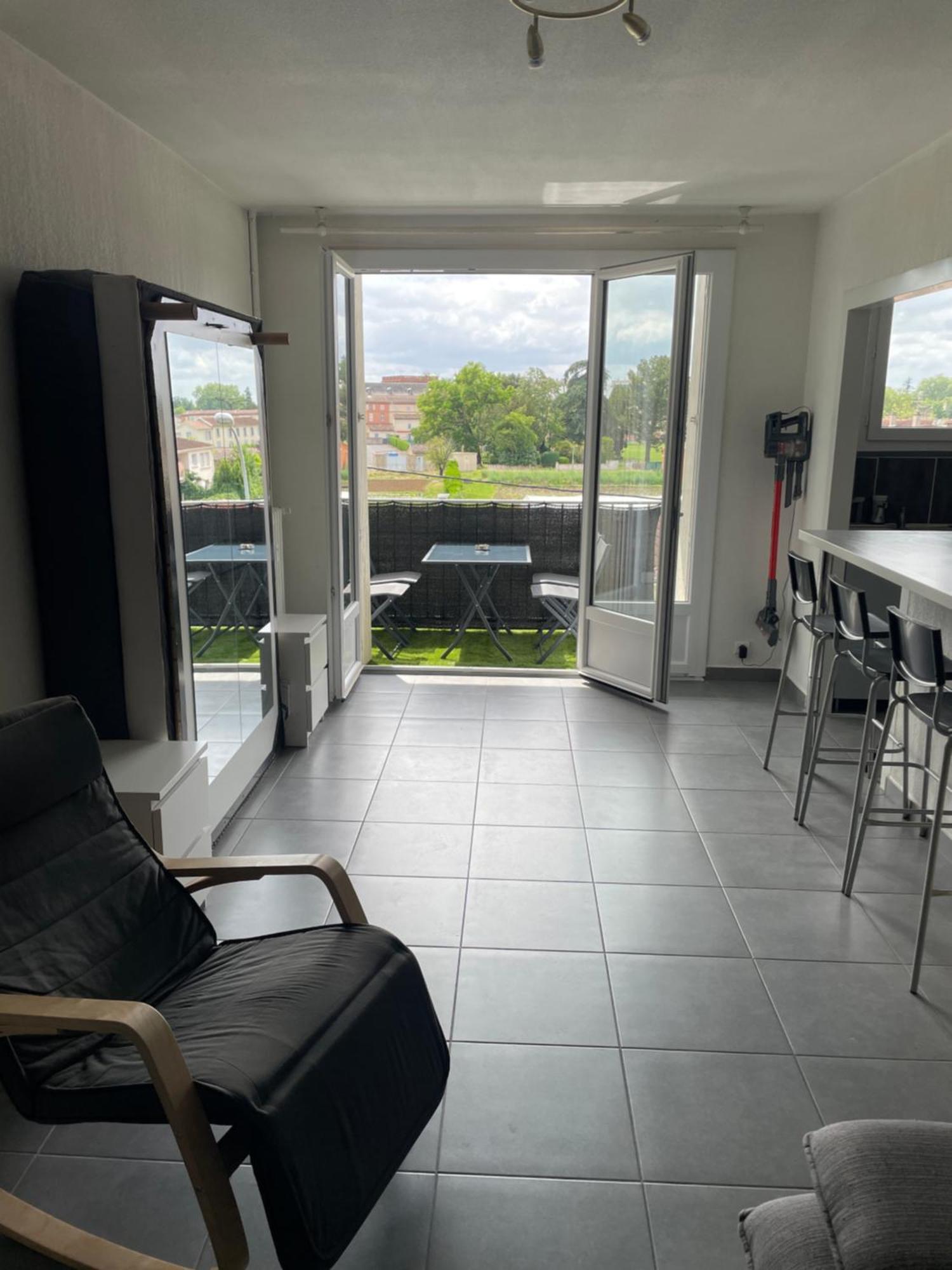 T2 Balcon Parking Climatise Apartment Алби Екстериор снимка