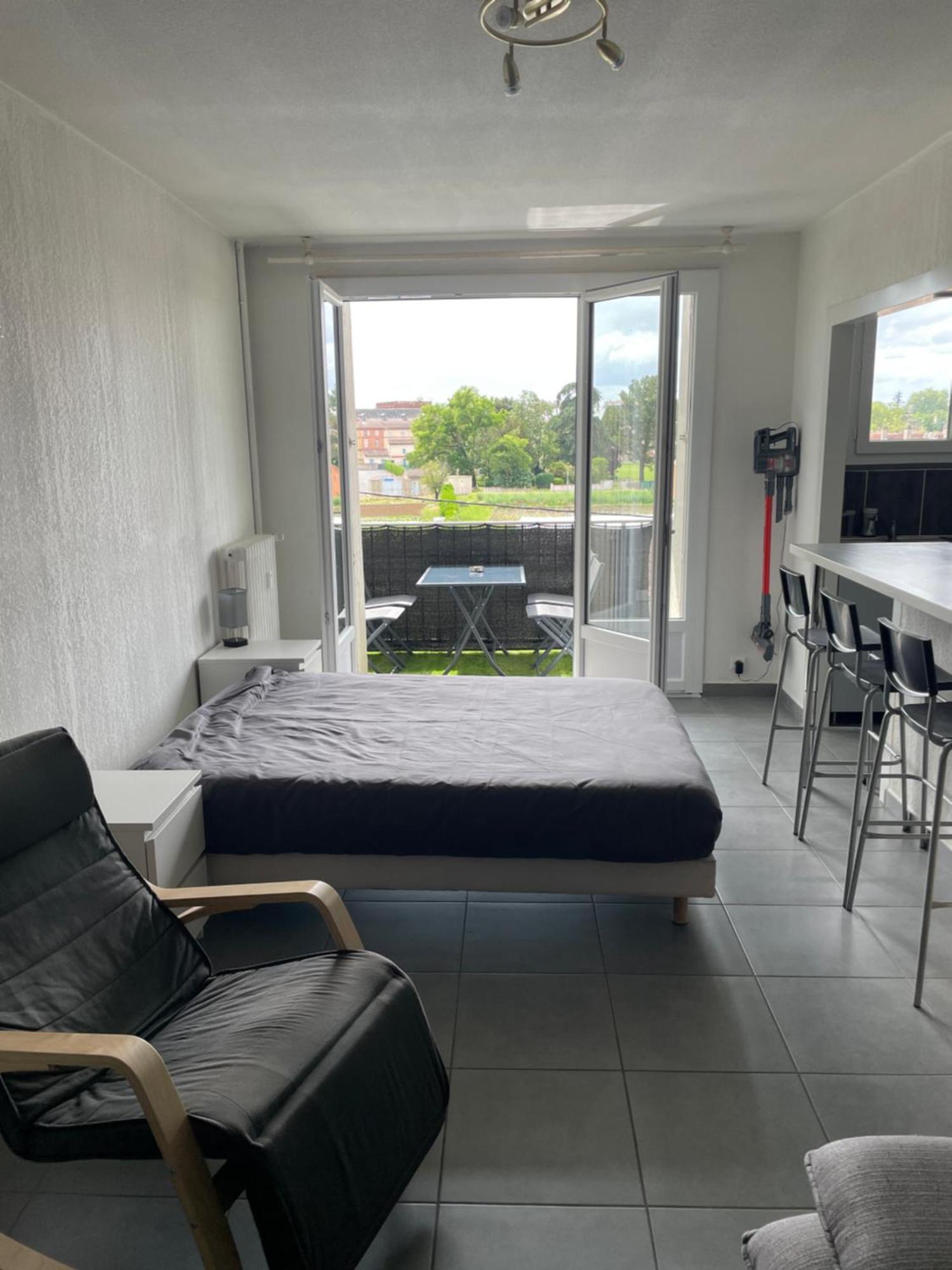 T2 Balcon Parking Climatise Apartment Алби Екстериор снимка